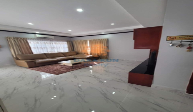 4 Bedrooms Villa for Rent in Siem Reap